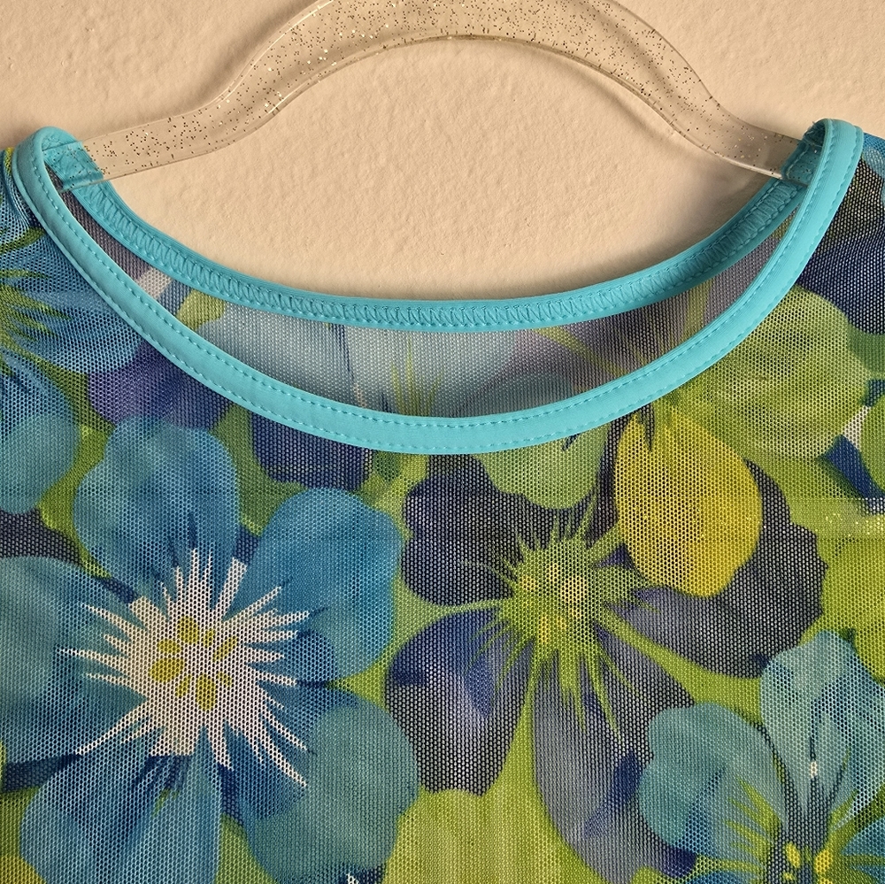 Semisheer Beach Top / Coverup - Picture 4 of 10